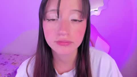 Wenstacie INDEPENDENT MODEL online show from 05/13/26, 03:04