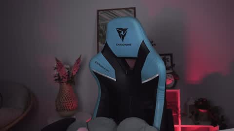 little girl who is always rightLisa online show from 01/31/25, 02:15