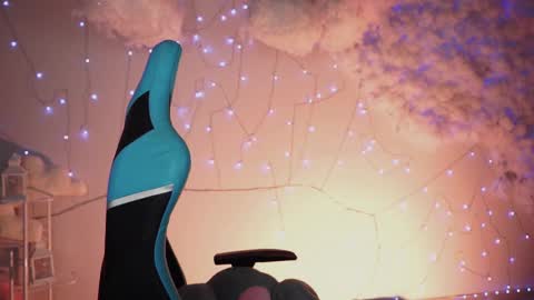 little girl who is always rightLisa online show from 03/07/25, 02:15