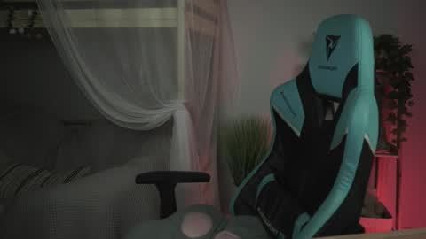 little girl who is always rightLisa online show from 10/19/25, 01:50