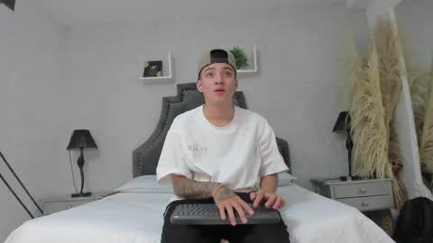 Snapshot of wesley_boyy_ chatting on 05/23/26, 08:24 Wesley online show from 05/23/26, 08:24