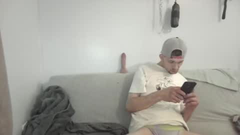 Snapshot of wesleyandkale chatting on 04/06/26, 08:54 Wesley And Kale online show from 04/06/26, 08:54