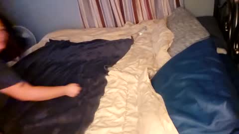 Snapshot of westend563 chatting on 09/25/25, 03:10 westend563 online show from 09/25/25, 03:10