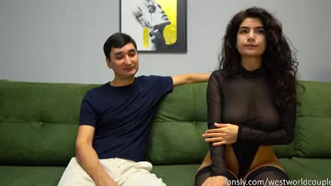 SILVIA and HUGS  ------------     online show from 11/04/25, 08:13