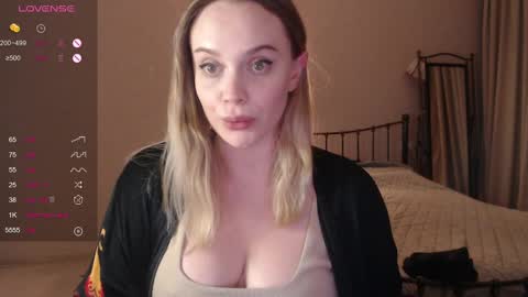 Lana online show from 03/11/25, 04:29