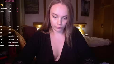 Lana online show from 05/01/26, 07:18