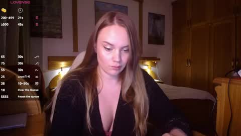 Lana online show from 05/10/26, 08:14