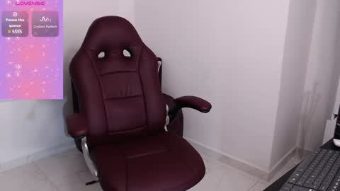 Snapshot of wet_liss chatting on 12/24/24, 01:59 Diva online show from 12/24/24, 01:59