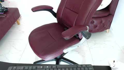 Snapshot of wet_liss chatting on 01/16/25, 01:27 Diva online show from 01/16/25, 01:27