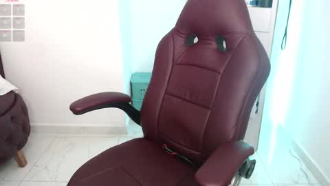 Snapshot of wet_liss chatting on 02/22/25, 12:38 Diva online show from 02/22/25, 12:38