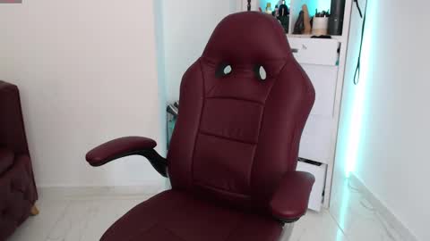 Snapshot of wet_liss chatting on 02/27/25, 11:37 Diva online show from 02/27/25, 11:37