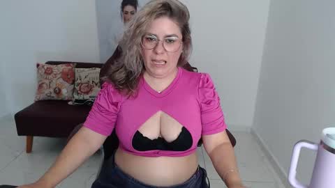 Snapshot of wet_liss chatting on 01/10/26, 08:10 Diva online show from 01/10/26, 08:10