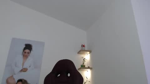 Snapshot of wet_liss chatting on 02/21/26, 05:25 Diva online show from 02/21/26, 05:25