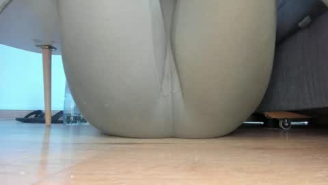 wet_pants2022 online show from 06/09/26, 11:11