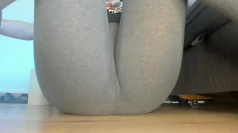 wet_pants2022 online show from 06/18/26, 08:58
