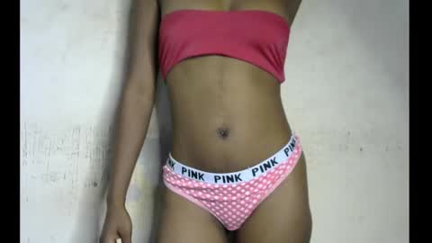 Snapshot of wet_pussy200 chatting on 01/18/26, 01:04 Bella online show from 01/18/26, 01:04