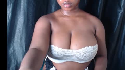 Snapshot of wet_xxpussy55 chatting on 11/23/25, 02:22 Sonia online show from 11/23/25, 02:22