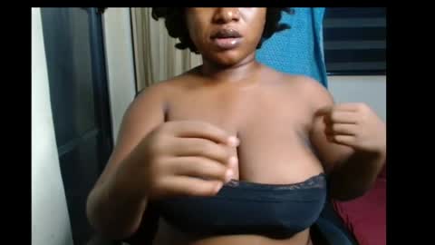 Snapshot of wet_xxpussy55 chatting on 07/21/26, 12:02 Sonia online show from 07/21/26, 12:02