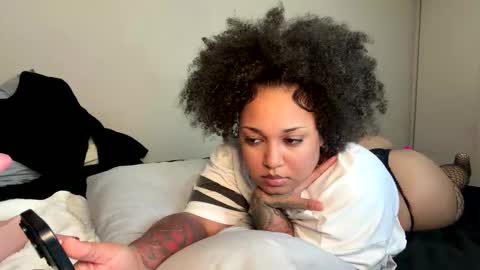 Snapshot of wetcreamerr chatting on 03/05/26, 01:23 SheSquirts online show from 03/05/26, 01:23