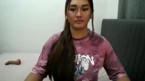 Snapshot of wetdreamasiax chatting on 10/21/25, 05:24 jess online show from 10/21/25, 05:24