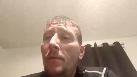 Snapshot of wetduck77777 chatting on 12/04/25, 04:00 wetduck77777 online show from 12/04/25, 04:00