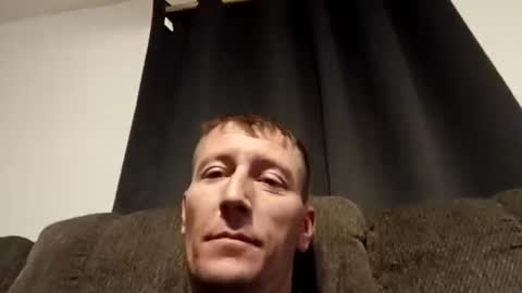 Snapshot of wetduck77777 chatting on 12/17/25, 07:25 wetduck77777 online show from 12/17/25, 07:25