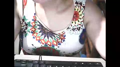 Snapshot of wethornypussy4u chatting on 12/19/25, 11:39 wethornypussy4u online show from 12/19/25, 11:39