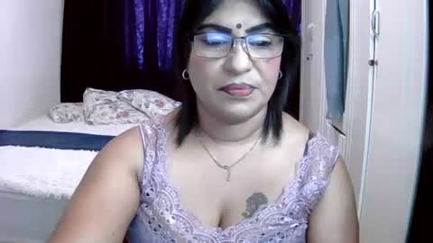 Snapshot of wetindian1971 chatting on 02/25/26, 10:03 kavita online show from 02/25/26, 10:03