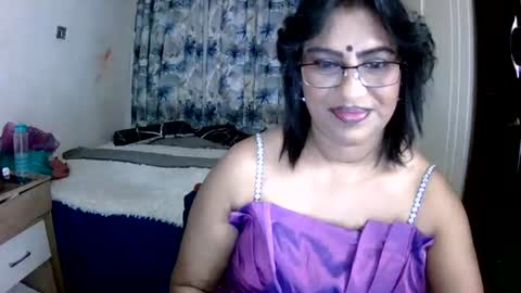 Snapshot of wetindian1971 chatting on 07/23/26, 05:27 kavita online show from 07/23/26, 05:27