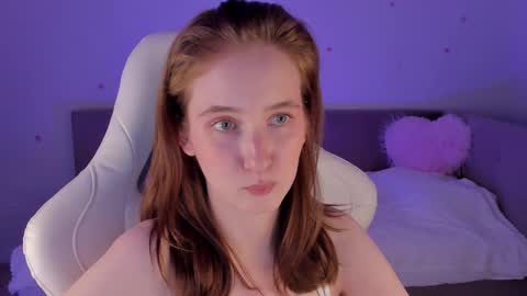 Snapshot of wetinfluence__ chatting on 10/16/25, 10:11 Sofia online show from 10/16/25, 10:11