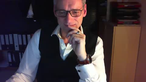 Snapshot of wetsuitedman chatting on 12/26/24, 03:20 Franz online show from 12/26/24, 03:20