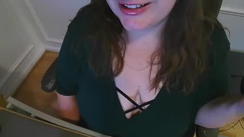 Snapshot of wetwordsonly chatting on 09/26/25, 11:36 WetWordsOnly online show from 09/26/25, 11:36
