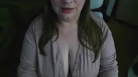 Snapshot of wetwordsonly chatting on 04/29/26, 02:26 WetWordsOnly online show from 04/29/26, 02:26