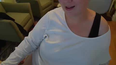 Snapshot of wetwordsonly chatting on 05/11/26, 02:45 WetWordsOnly online show from 05/11/26, 02:45