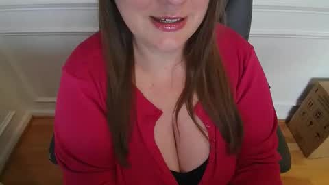 Snapshot of wetwordsonly chatting on 05/22/26, 04:12 WetWordsOnly online show from 05/22/26, 04:12