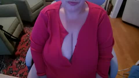 Snapshot of wetwordsonly chatting on 05/28/26, 09:34 WetWordsOnly online show from 05/28/26, 09:34