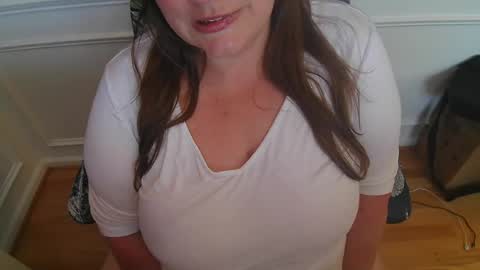 Snapshot of wetwordsonly chatting on 07/16/26, 04:13 WetWordsOnly online show from 07/16/26, 04:13