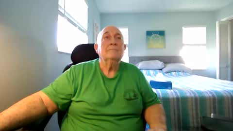 Snapshot of wfs2946 chatting on 11/04/25, 07:46 wfs2946 online show from 11/04/25, 07:46