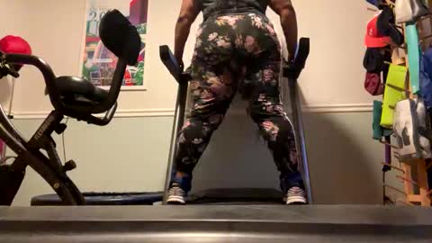 Snapshot of whateverlolawantslolagets chatting on 11/17/25, 10:26 whateverlolawantslolagets online show from 11/17/25, 10:26