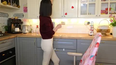 Snapshot of whats_her_name chatting on 01/17/26, 08:56 Victoria Maria online show from 01/17/26, 08:56