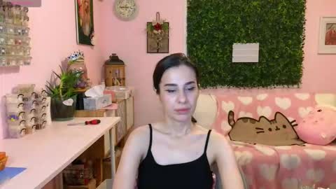 Snapshot of whats_her_name chatting on 02/14/26, 03:36 Victoria Maria online show from 02/14/26, 03:36