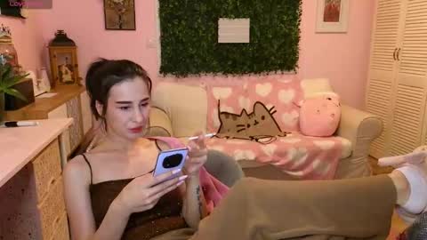 Snapshot of whats_her_name chatting on 02/19/26, 02:07 Victoria Maria online show from 02/19/26, 02:07
