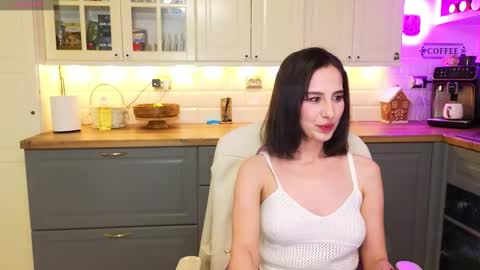 Snapshot of whats_her_name chatting on 03/27/26, 01:22 Victoria Maria online show from 03/27/26, 01:22