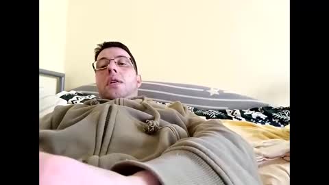 Snapshot of whatwouldyouliketosee chatting on 01/18/25, 12:26 stoffy online show from 01/18/25, 12:26