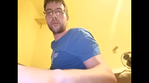 Snapshot of whatwouldyouliketosee chatting on 03/02/25, 12:31 stoffy online show from 03/02/25, 12:31