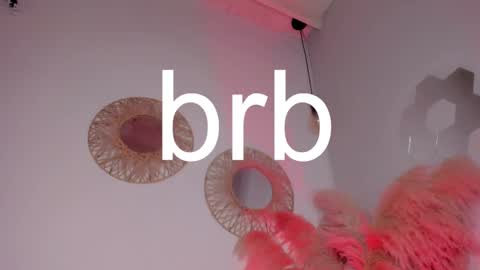 Snapshot of whiite_snow_ chatting on 02/13/25, 06:38 Sara online show from 02/13/25, 06:38