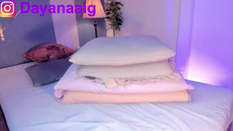 Snapshot of whiite_snow_ chatting on 02/11/26, 12:26 Sara online show from 02/11/26, 12:26