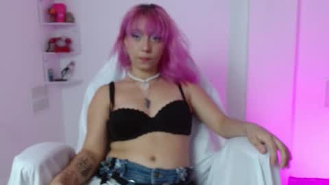 Snapshot of whineth chatting on 11/18/25, 07:29 whineth online show from 11/18/25, 07:29