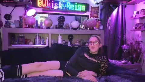 Snapshot of whiskyreign chatting on 01/19/25, 06:20 Risky online show from 01/19/25, 06:20