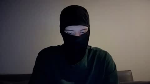 whispero_o online show from 10/30/25, 07:54